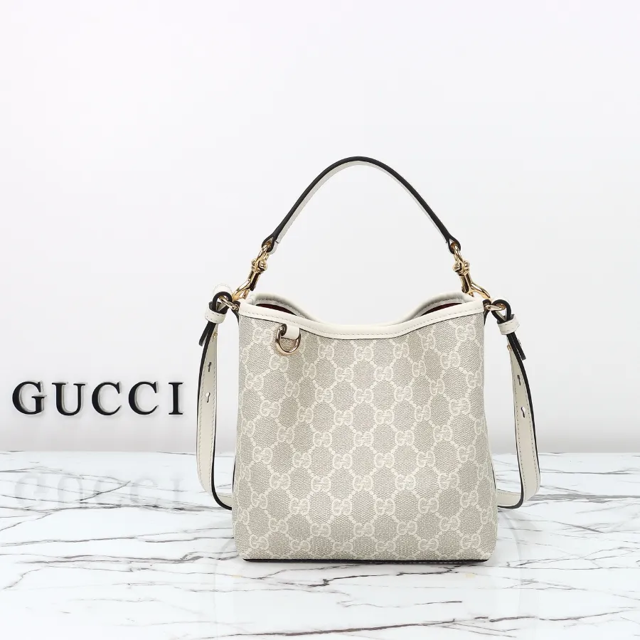 GUCCI GG Emblem small 버켓백 오리지날 GG 아이보리 #815118.JPG