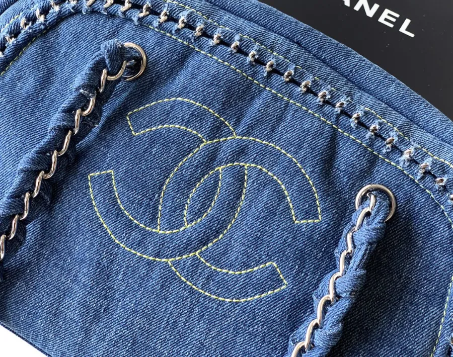 chanel_denim_bostonbag_2240000601656_inside.jpg