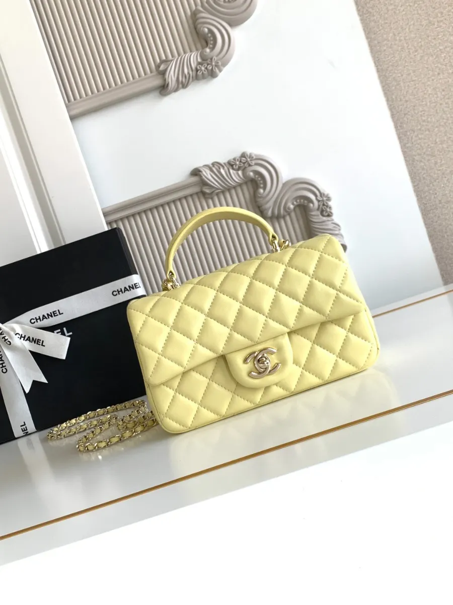 chanel_20bag_as2431_side.jpg