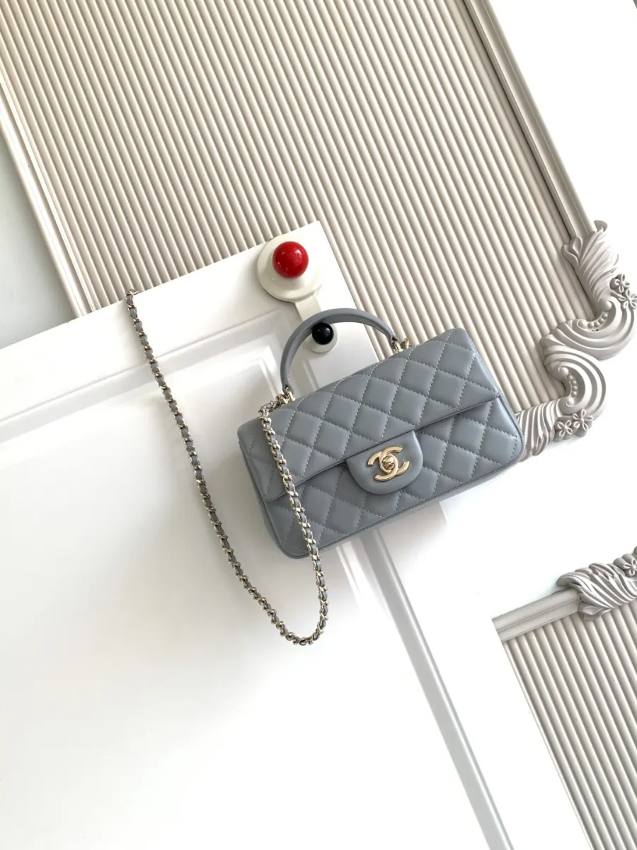 chanel_latest_mini_grained_lambskin_20bag_as2431_detail_01.jpg