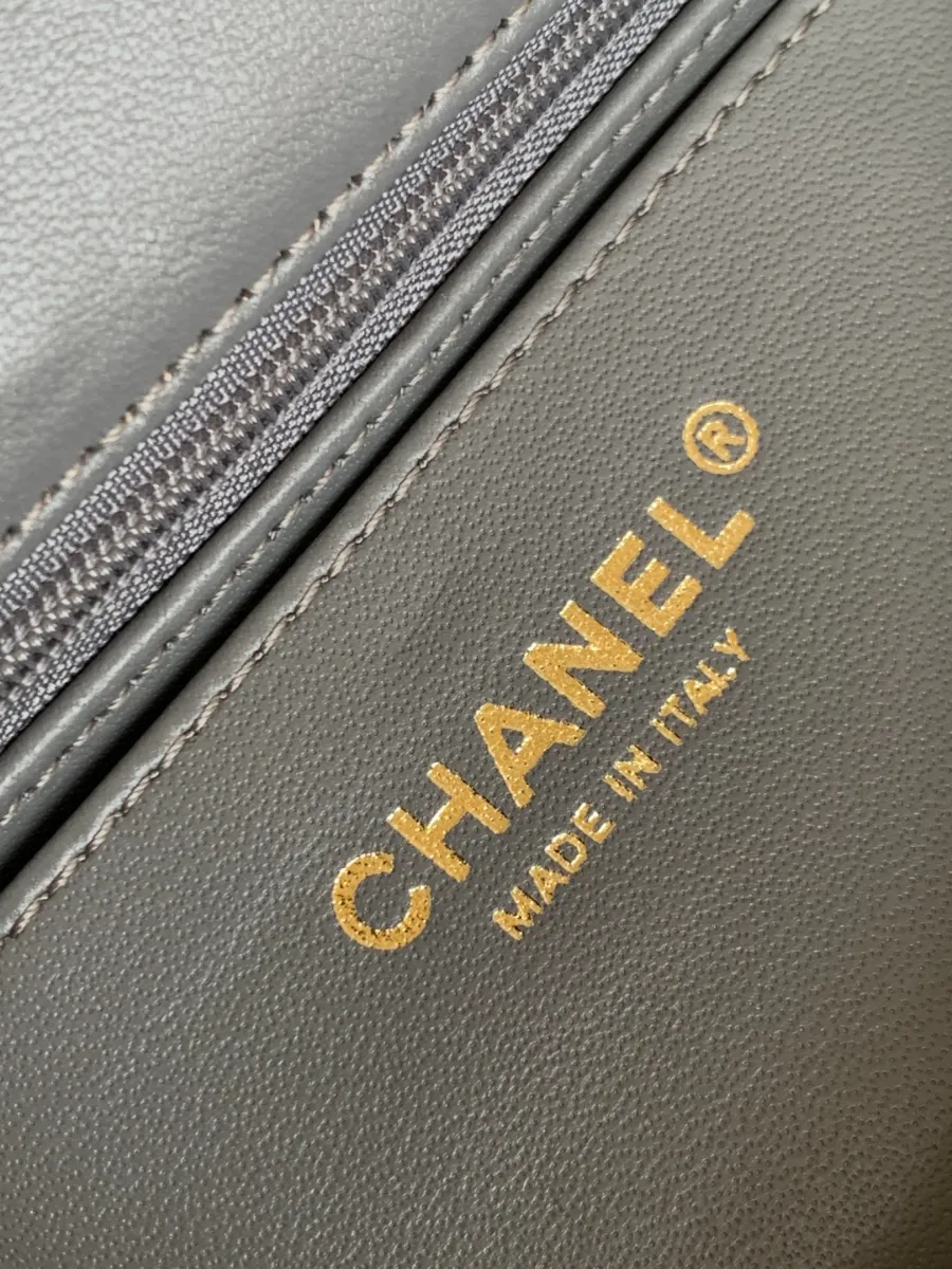 chanel_latest_mini_grained_lambskin_20bag_as2431_detail_04.jpg