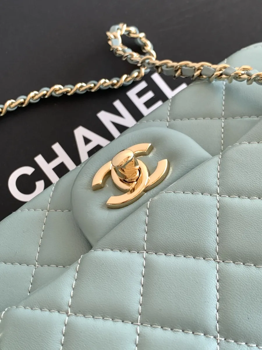 chanel_latest_mini_grained_lambskin_20bag_as2431_detail_02.jpg