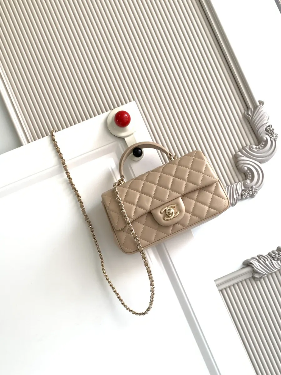 chanel_latest_mini_grained_lambskin_20bag_as2431_detail_01.jpg