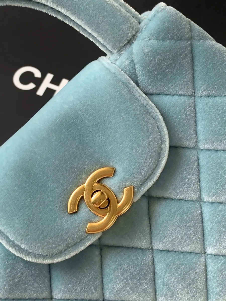 chanel_silkeubelbes_kellybag_as4416_detail_02.jpg