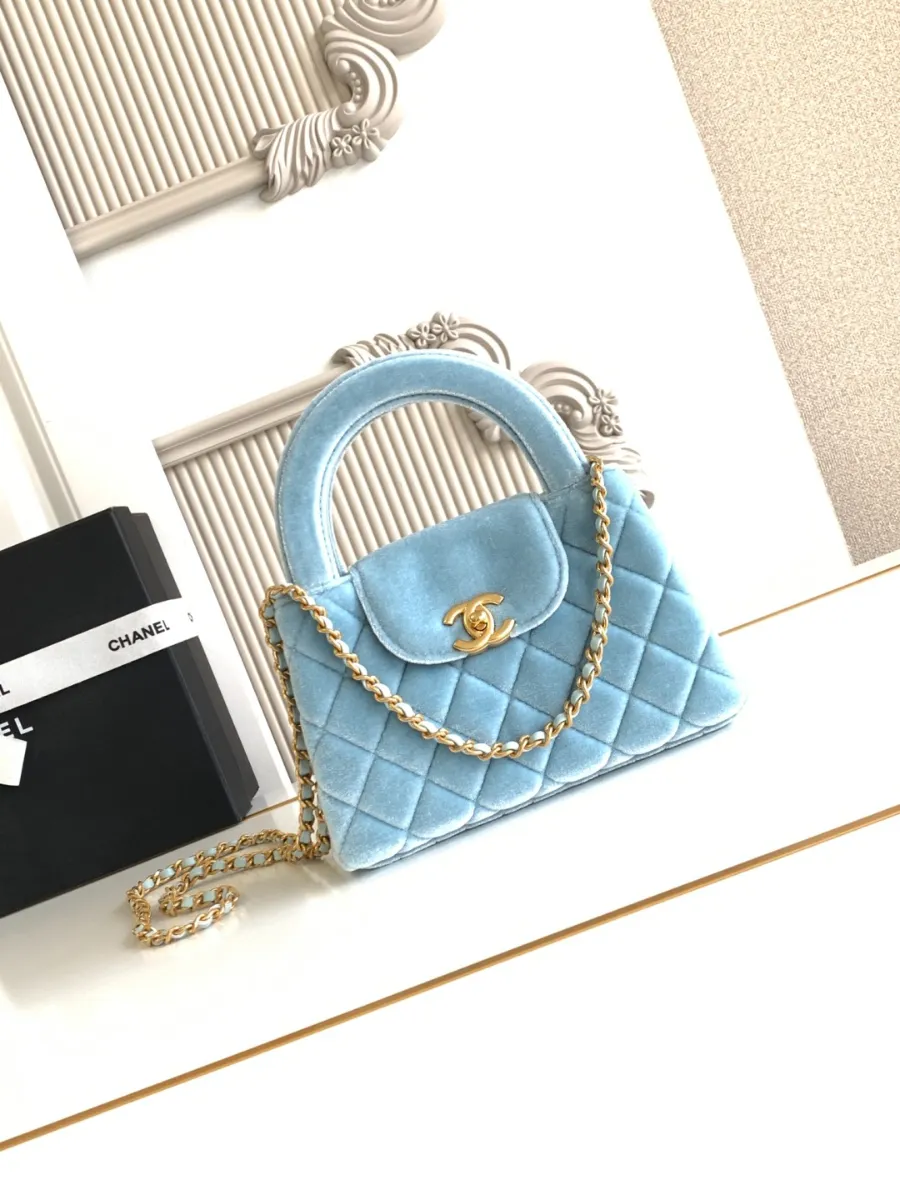 chanel_silkeubelbes_kellybag_as4416_front.jpg