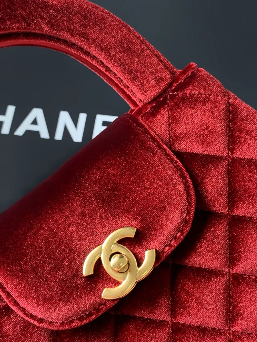 chanel_silkeubelbes_kellybag_as4416_detail_02.jpg