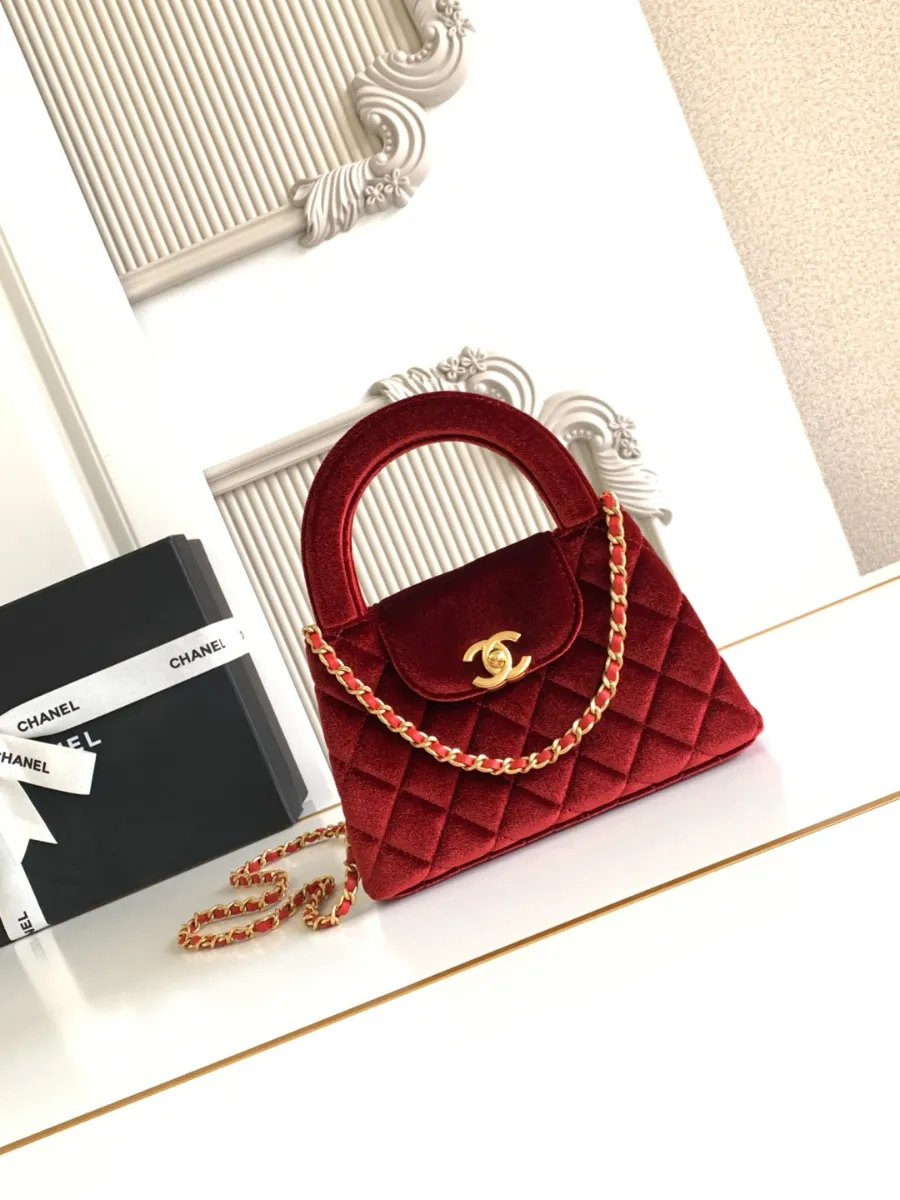 chanel_silkeubelbes_kellybag_as4416_front.jpg