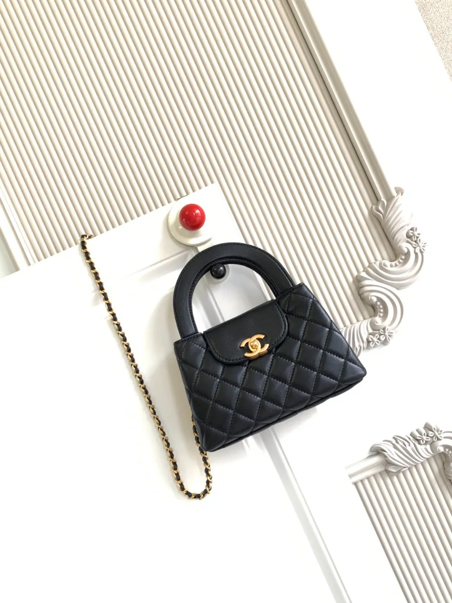chanel_lambskin_kellybag_as4416_detail_01.jpg
