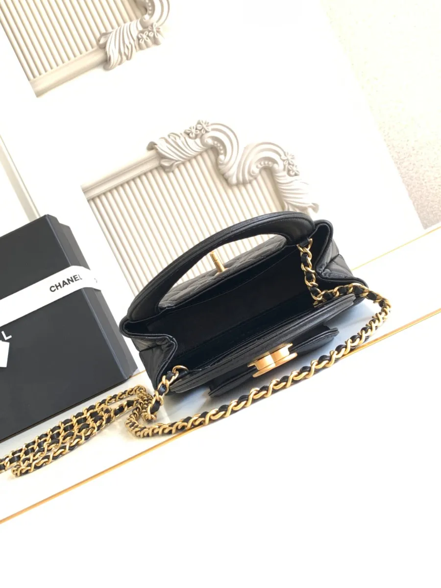 chanel_lambskin_kellybag_as4416_inside.jpg
