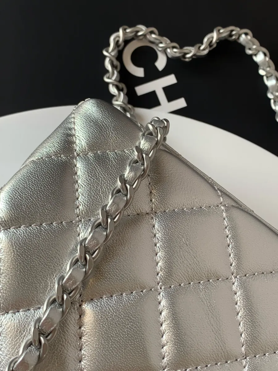 chanel_lambskin_kellybag_as4416_detail_03.jpg