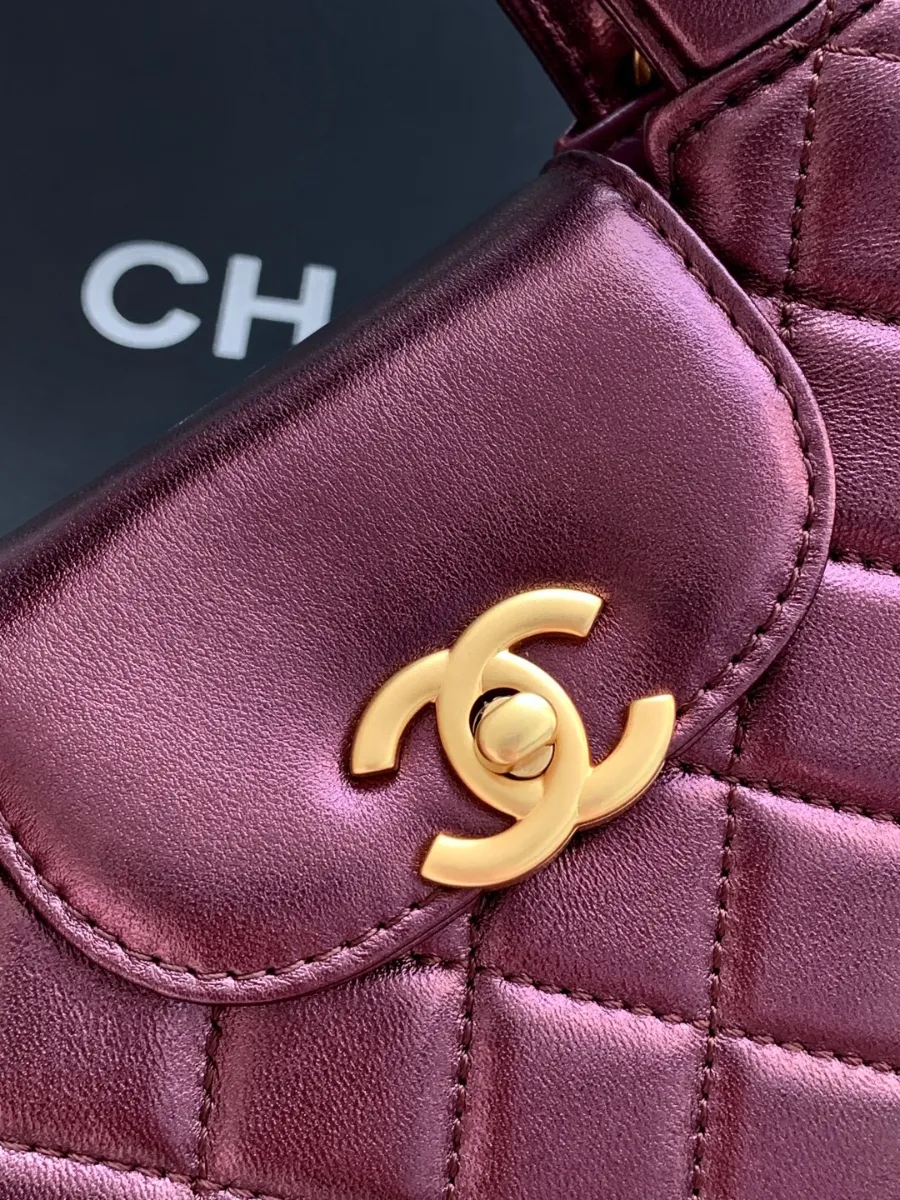 chanel_lambskin_kellybag_as4416_detail_02.jpg