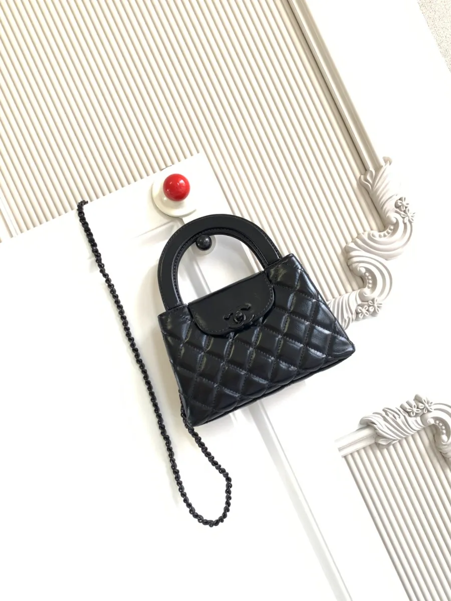 chanel_calfskin_kellybag_as4416_detail_01.jpg