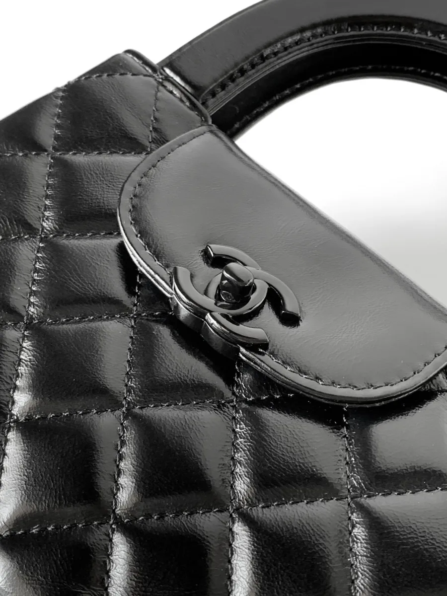 chanel_calfskin_kellybag_as4416_detail_02.jpg