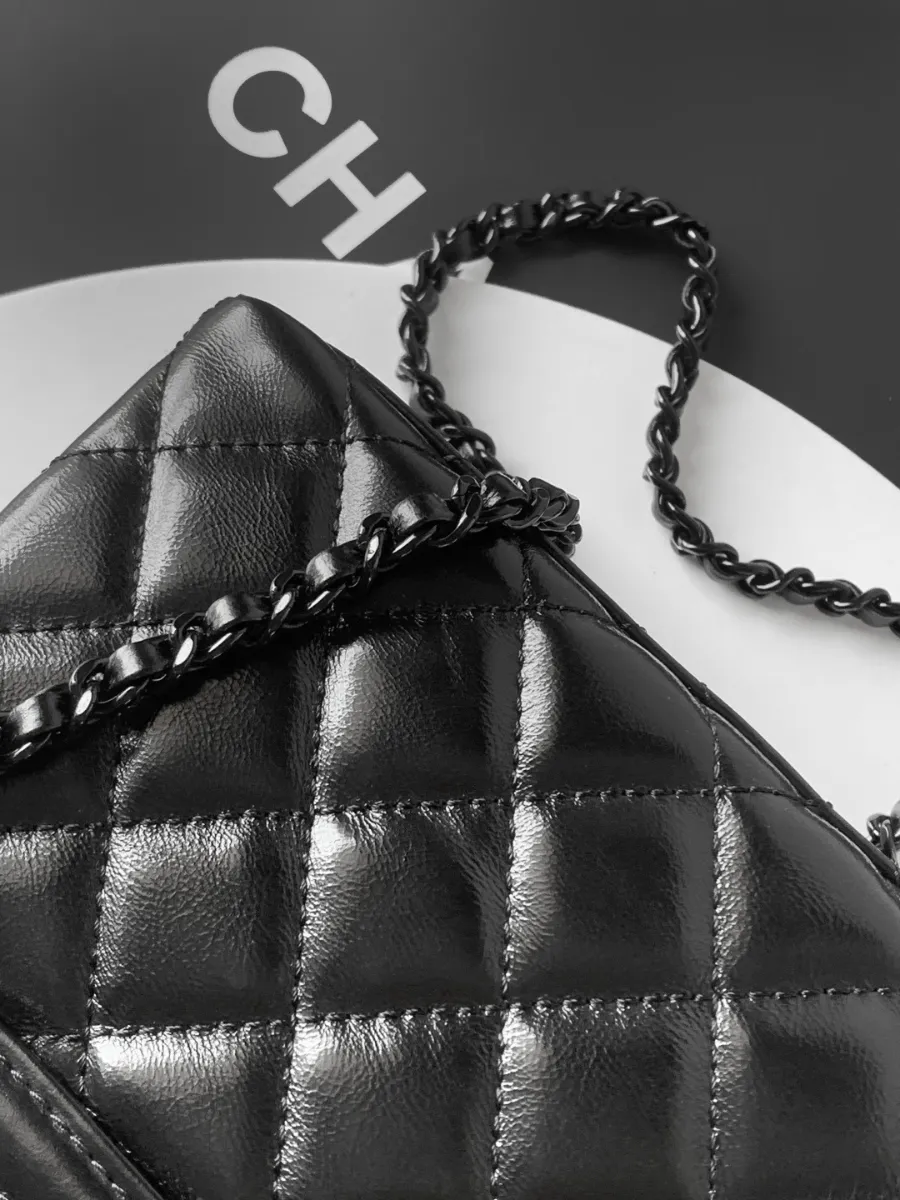 chanel_calfskin_kellybag_as4416_detail_03.jpg