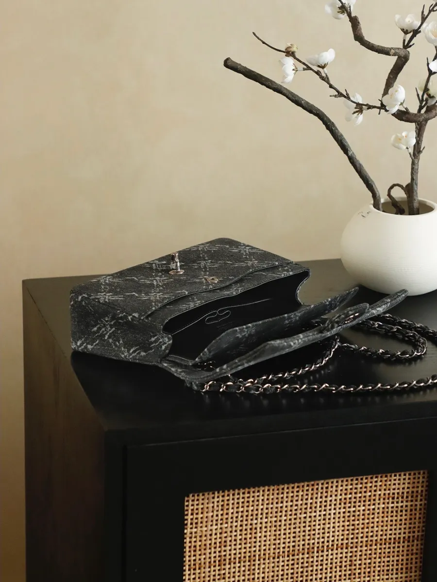 chanel_medium_denim_double_flap_shoulder_bag_inside.jpg