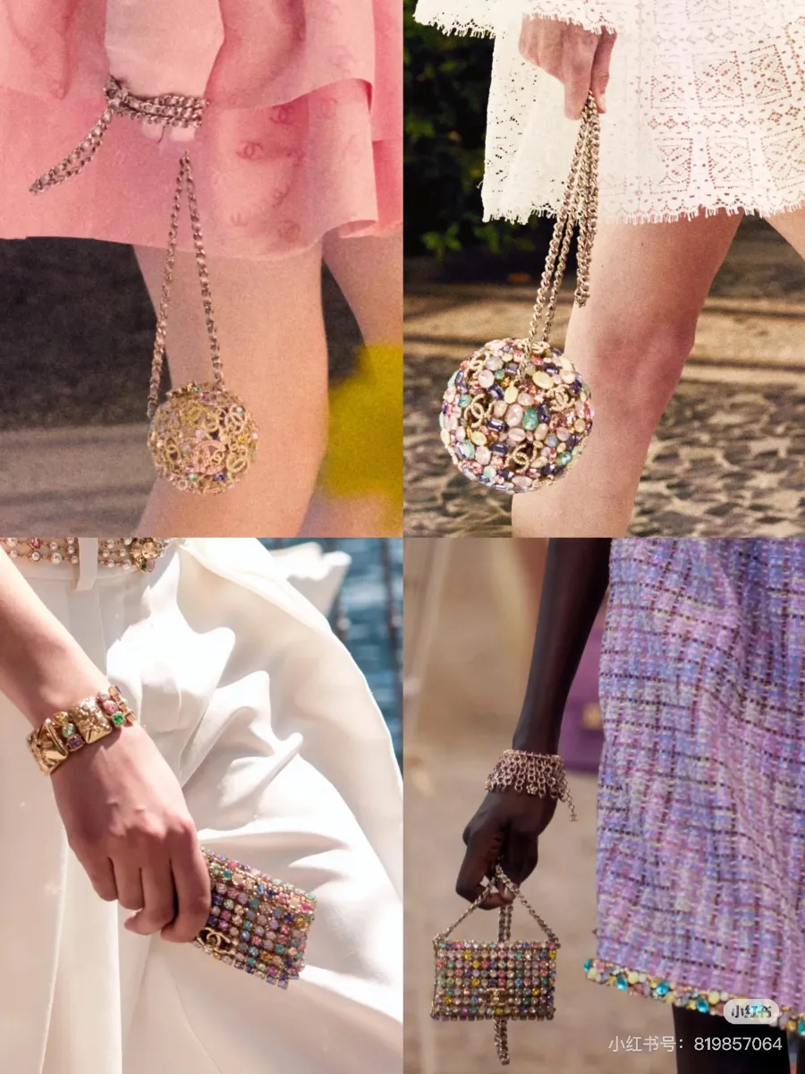 chanel_swarovski_crystal_diamond_ball_clutch_detail_06.jpg