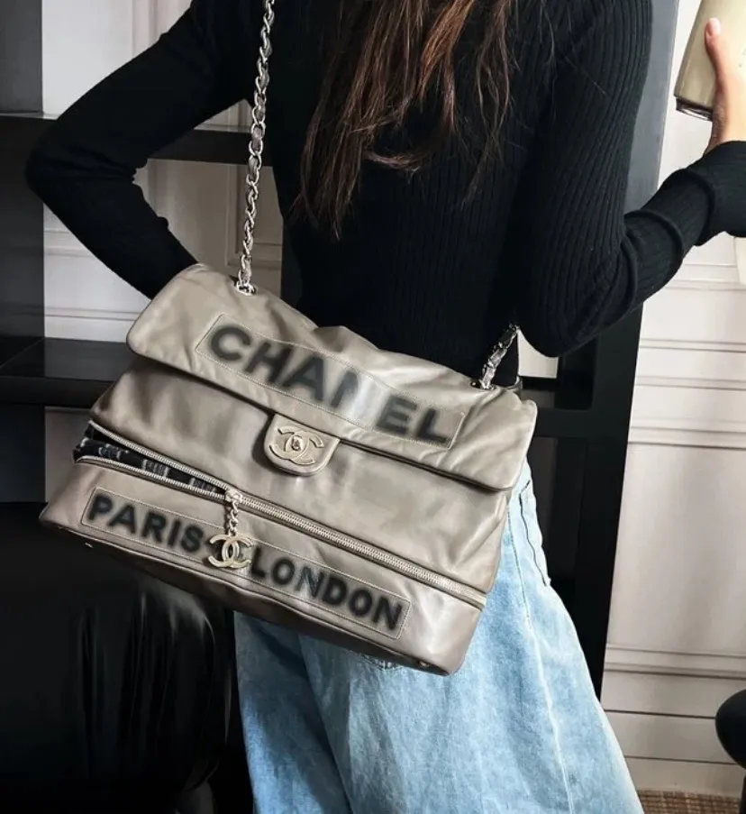 chanel_vintage_paris-london_flap-bag_9902_detail_20.jpg