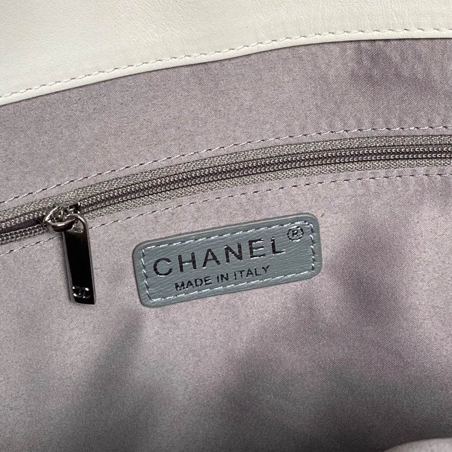 chanel_vintage_paris-london_tote-bag_9901_detail_02.jpg