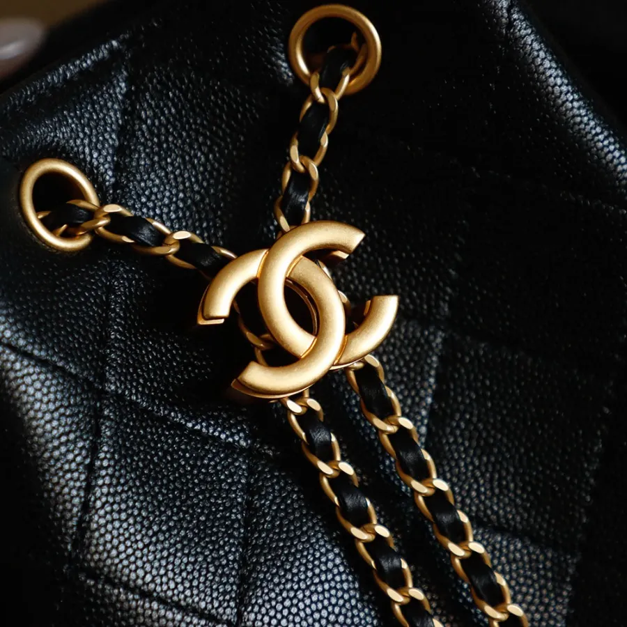 chanel_25b_double_shoulder-bag_backpack_as5600_detail_02.jpg