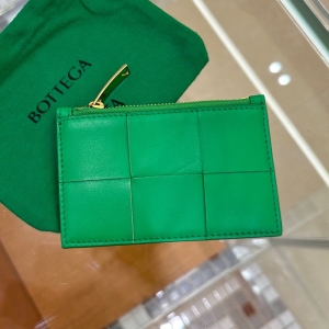 라지 보테가 메신저백 베네타 코블 (4월)